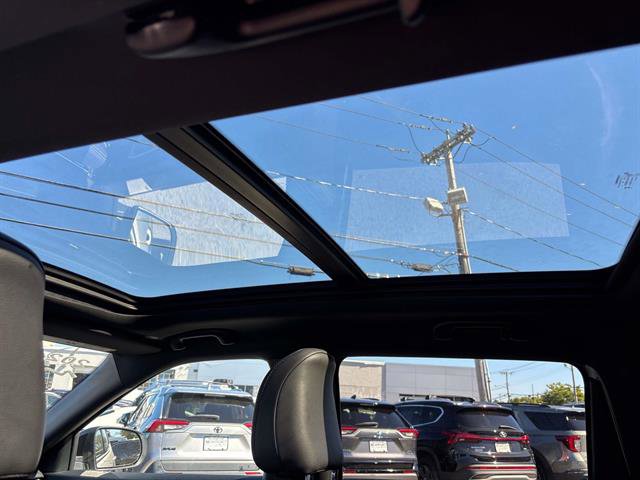 Certified 2024 Jeep Compass Limited w/ High Altitude Package image 11