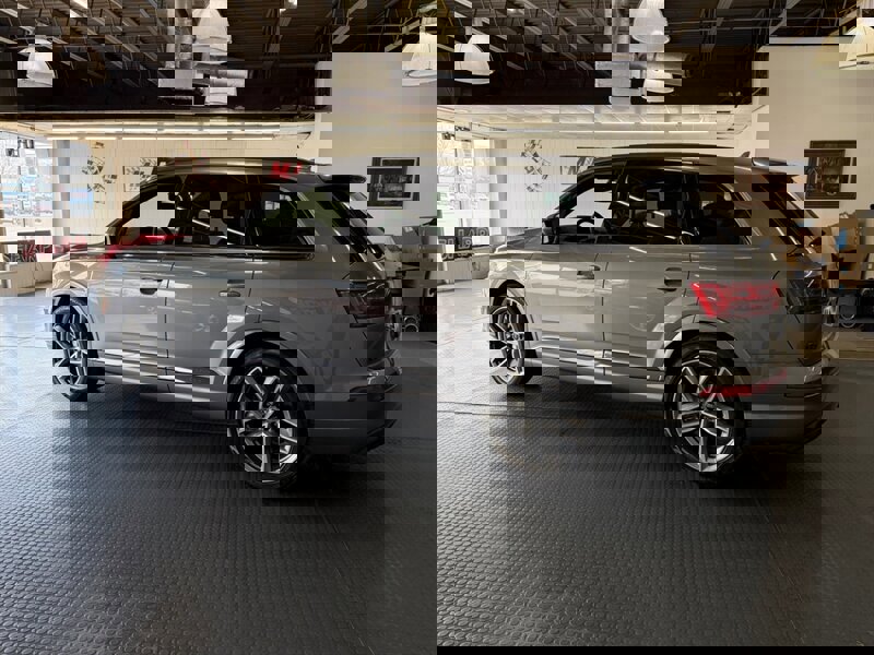 Used 2018 Audi Q7 3.0T Prestige image 11