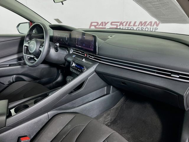 Used 2025 Hyundai Elantra SEL FWD image 39