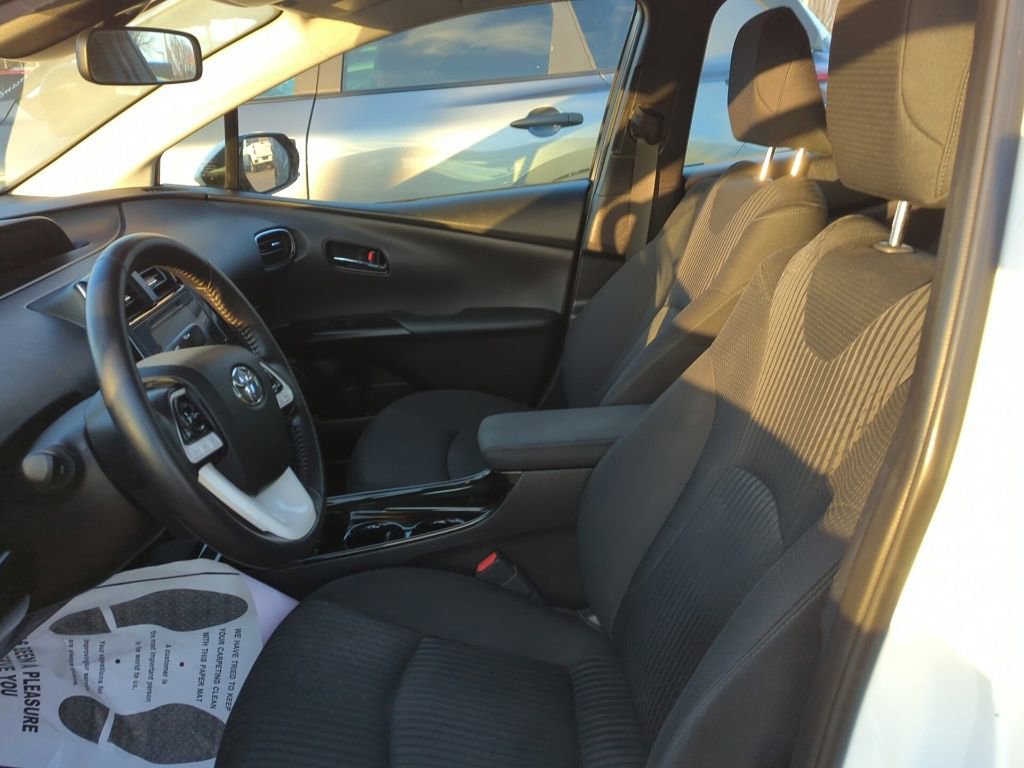 Used 2019 Toyota Prius Prime Plus image 6