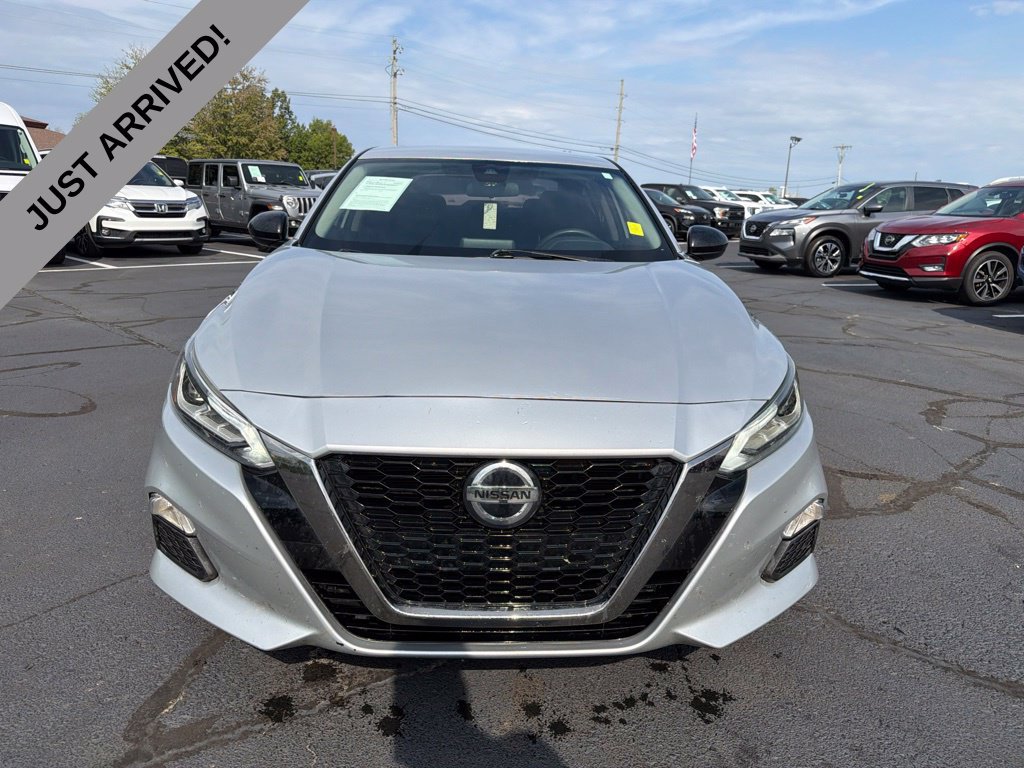 Used 2021 Nissan Altima 2.5 SR FWD image 2