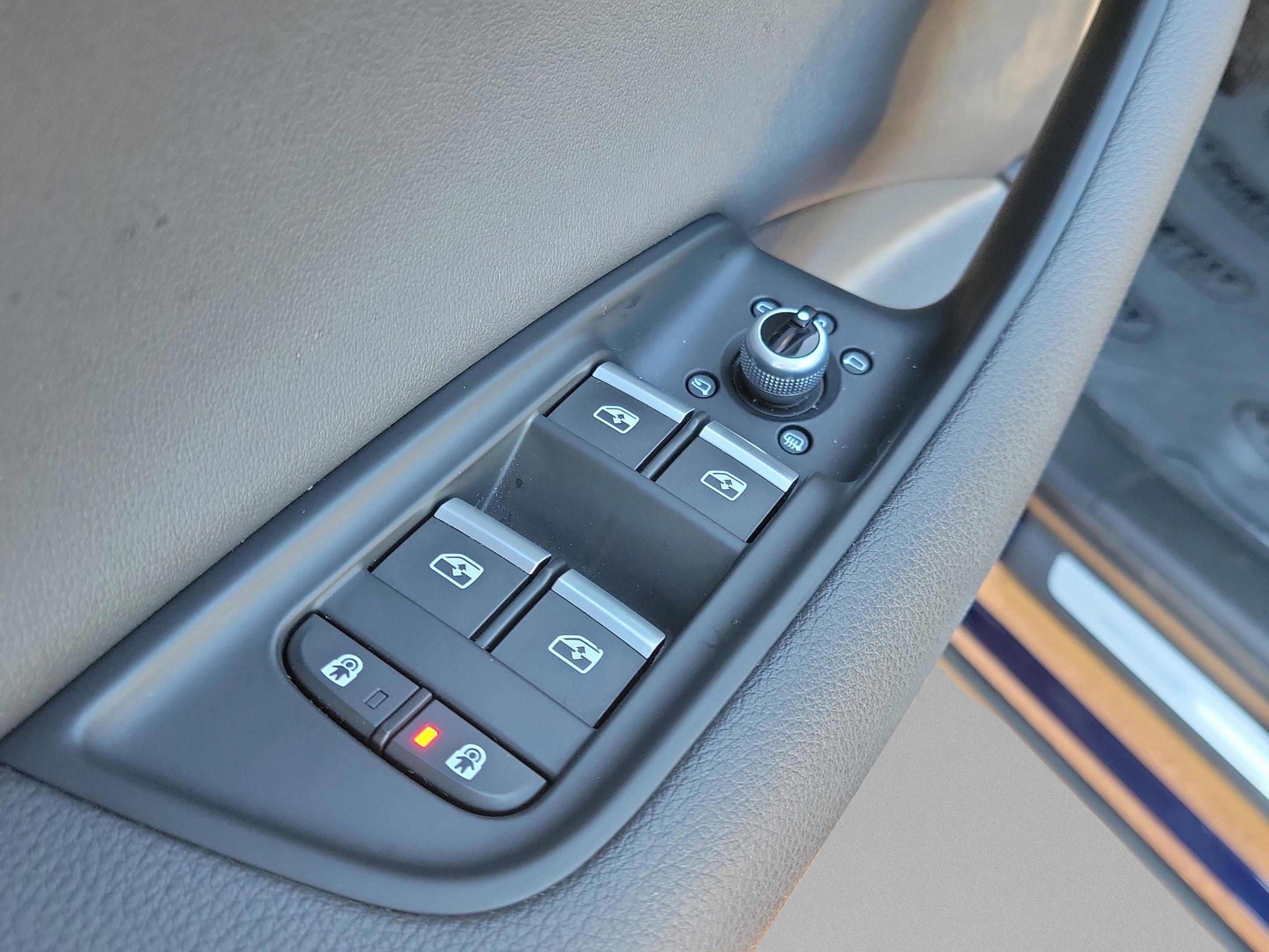 Used 2022 Audi Q7 Premium Plus w/ Premium Plus Package image 20