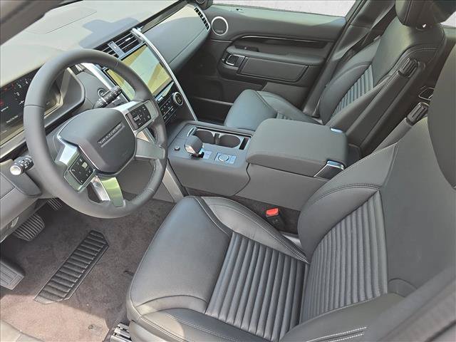 Used 2025 Land Rover Discovery S AWD/4WD image 18