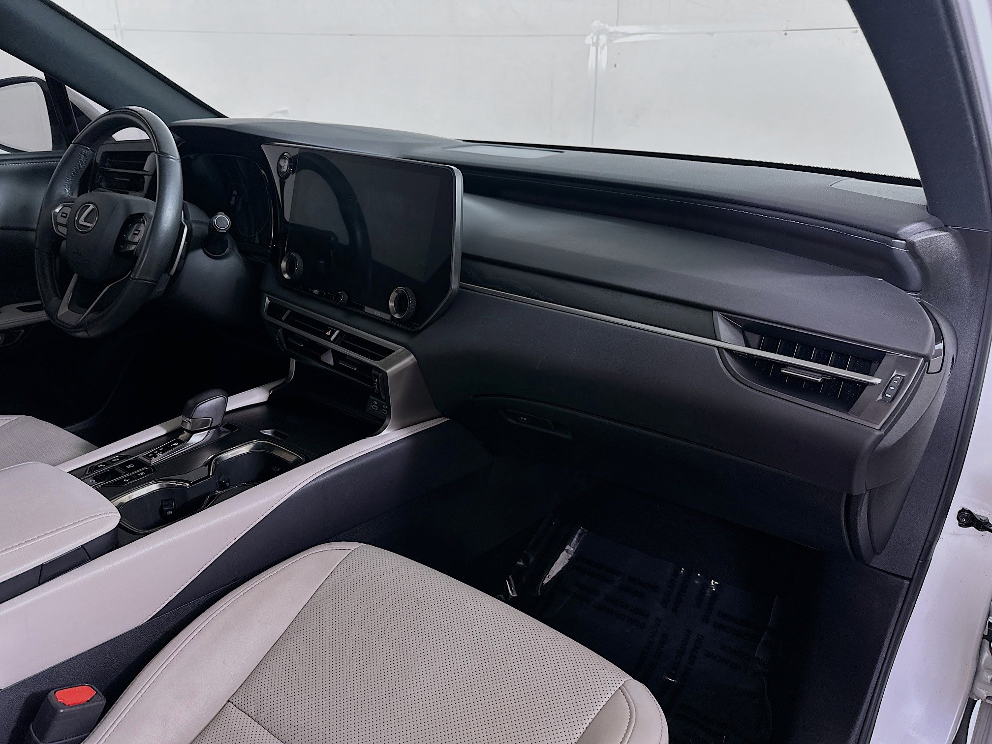 Used 2023 Lexus RX 350 Premium w/ Accessory Package (A2) image 28