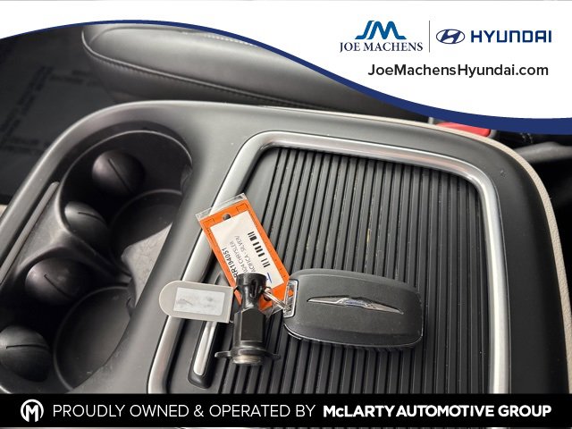 Used 2024 Chrysler Pacifica Touring-L image 33