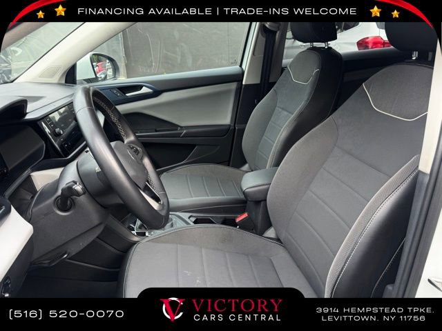 Used 2023 Volkswagen Taos SE image 13