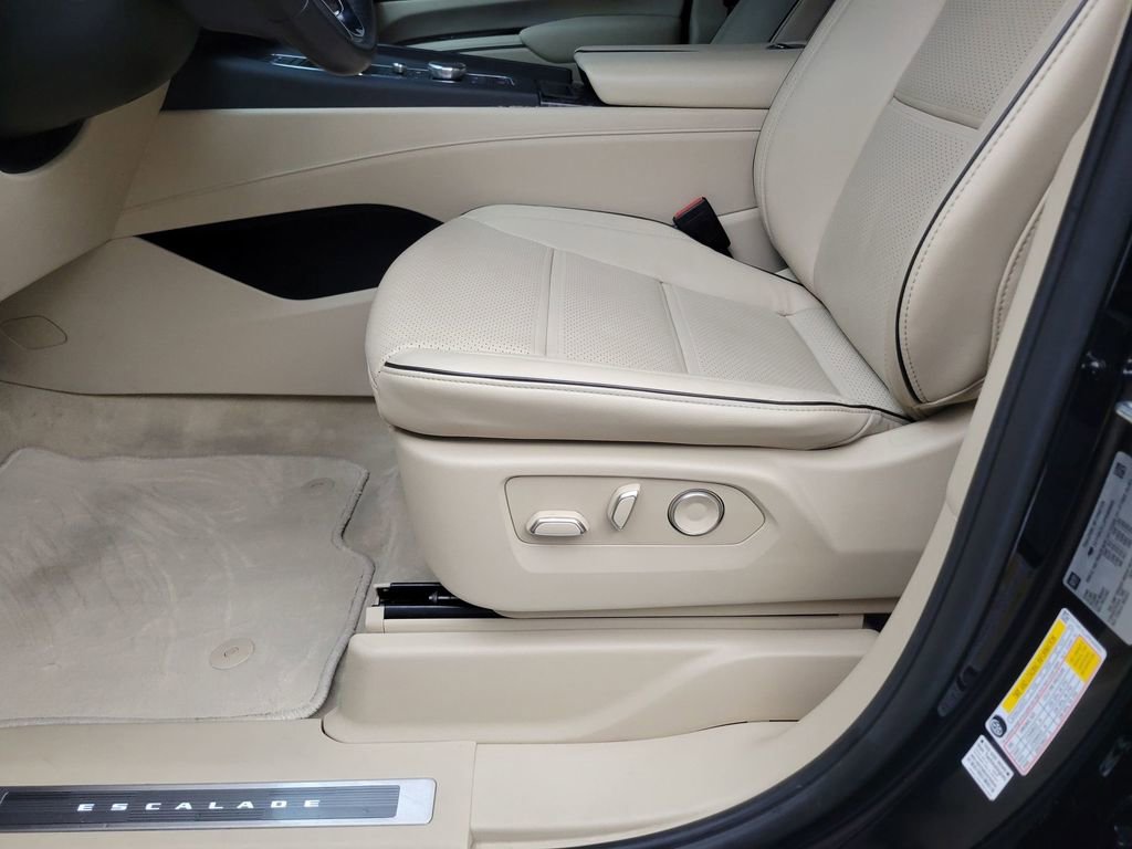 Used 2023 Cadillac Escalade Premium Luxury w/ Performance Package image 12