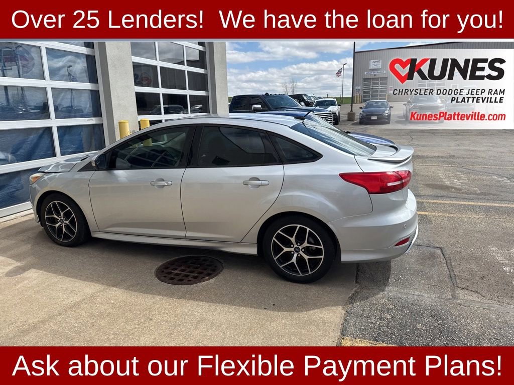 Used 2015 Ford Focus SE w/ SE Sport Package FWD image 15