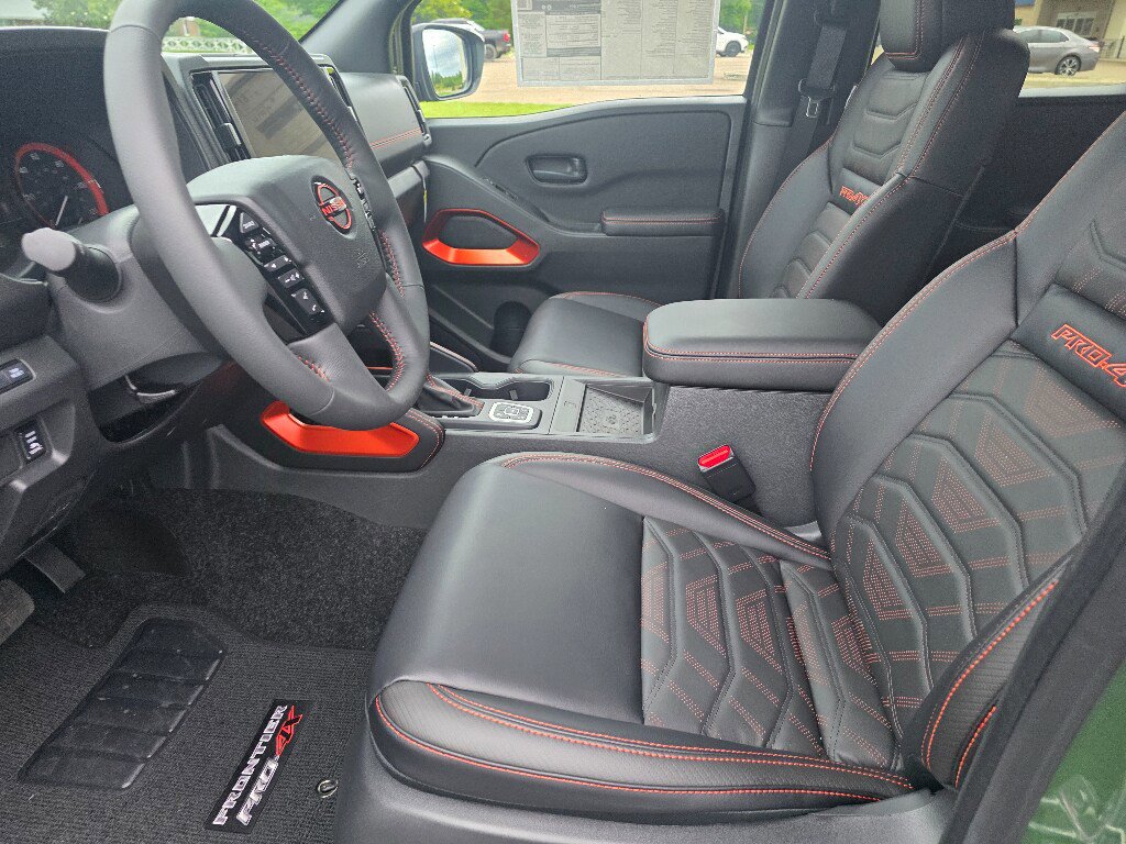 New 2026 Nissan Frontier PRO-4X w/ Pro Premium Package AWD/4WD image 13