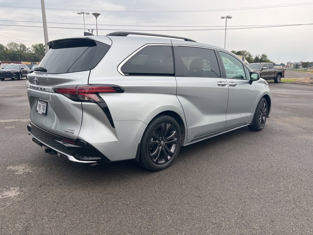 Used 2021 Toyota Sienna XSE image 5