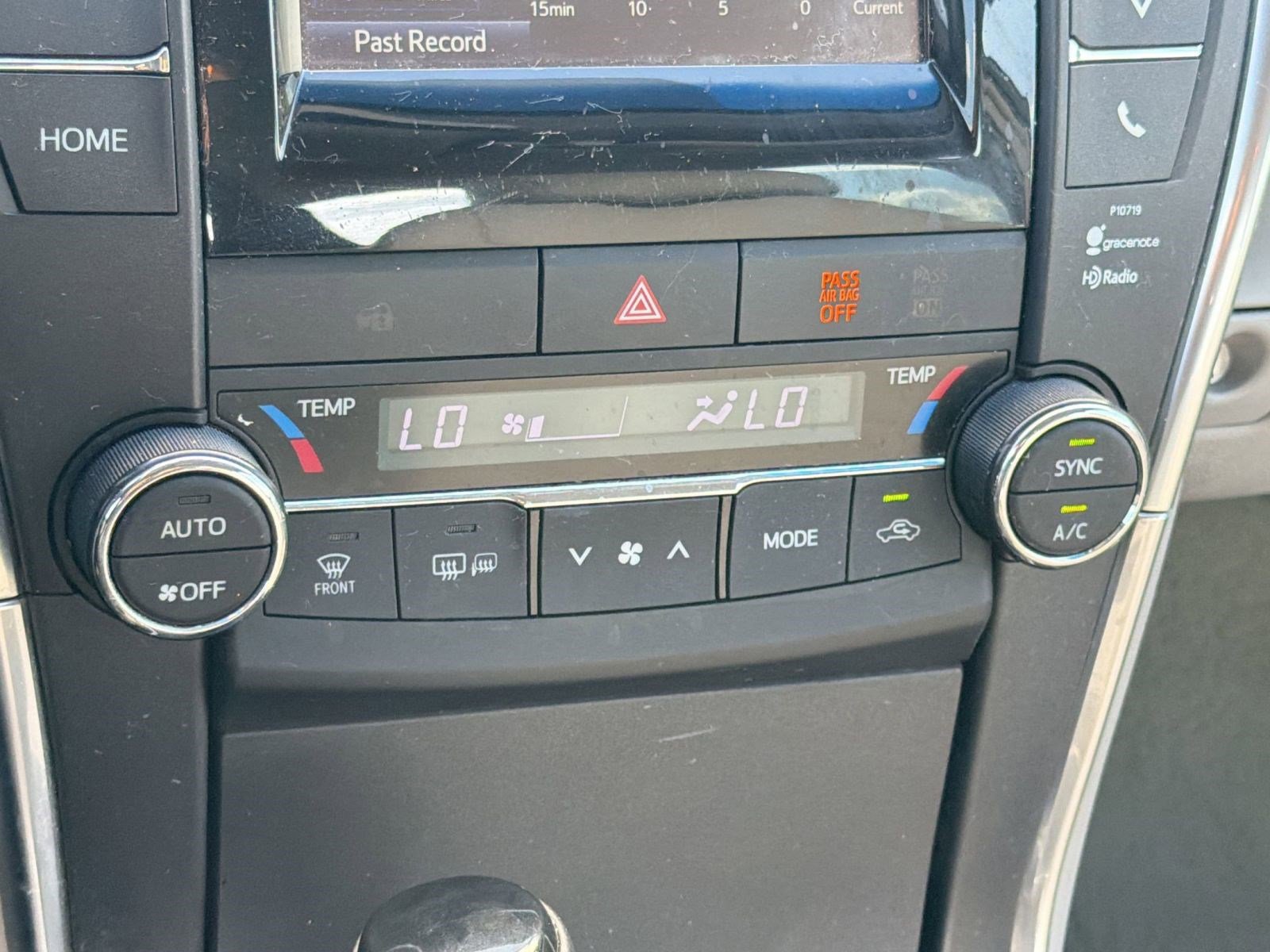 Used 2015 Toyota Camry XLE FWD image 16