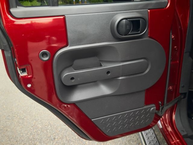 Used 2009 Jeep Wrangler Unlimited Sahara w/ Trailer Tow Group AWD/4WD image 35
