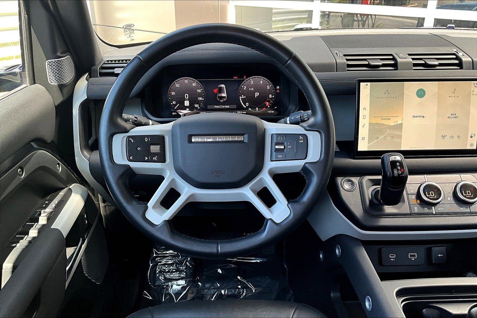 Used 2023 Land Rover Defender 130 S image 5