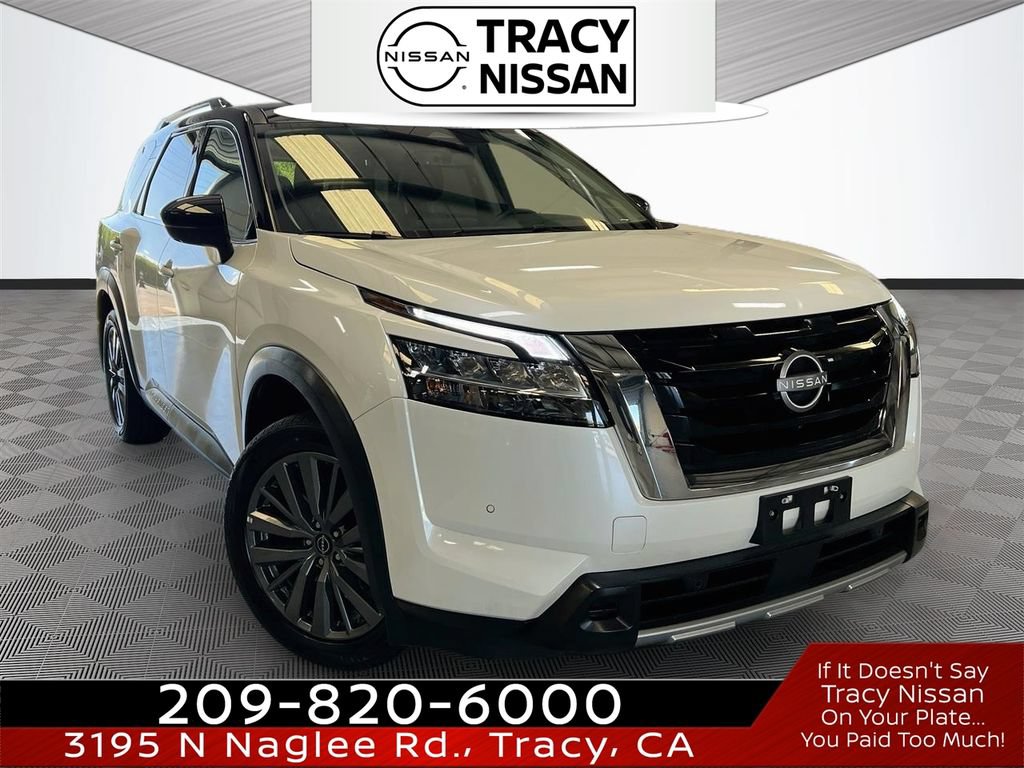 Used 2024 Nissan Pathfinder SL w/ SL Premium Package