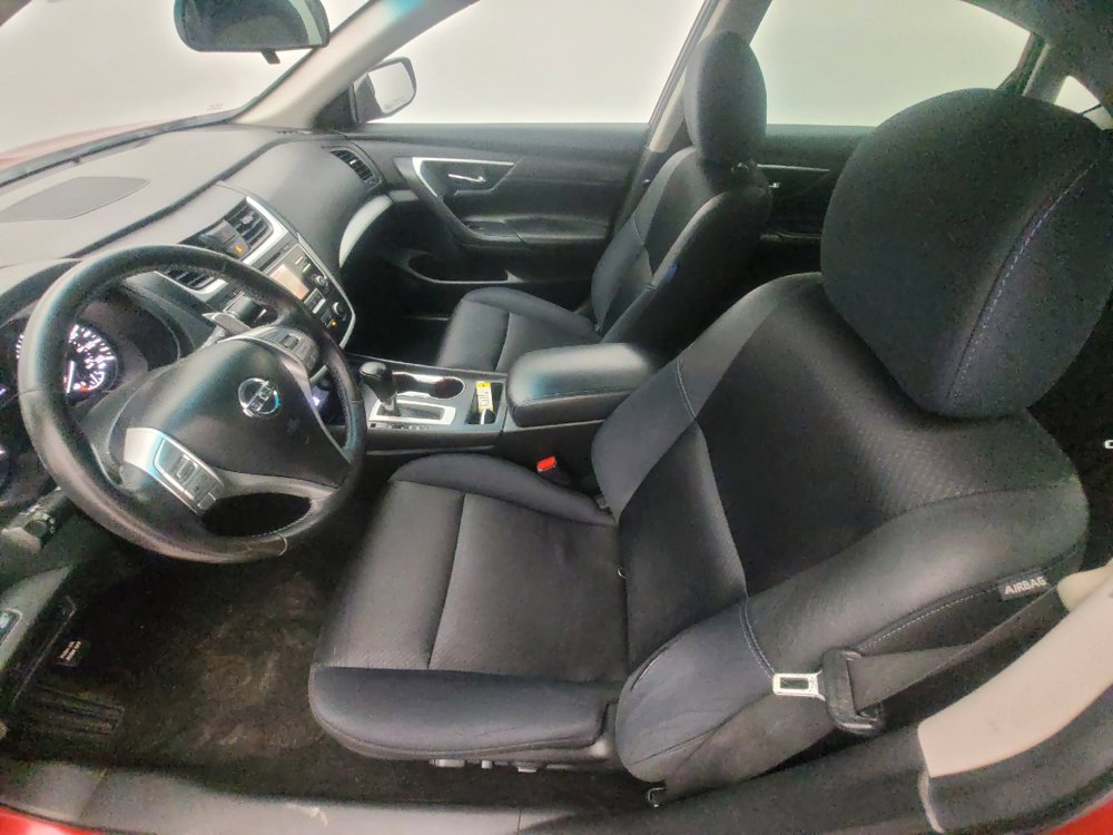 Used 2016 Nissan Altima 2.5 SR w/ Interior Lighting Package image 17