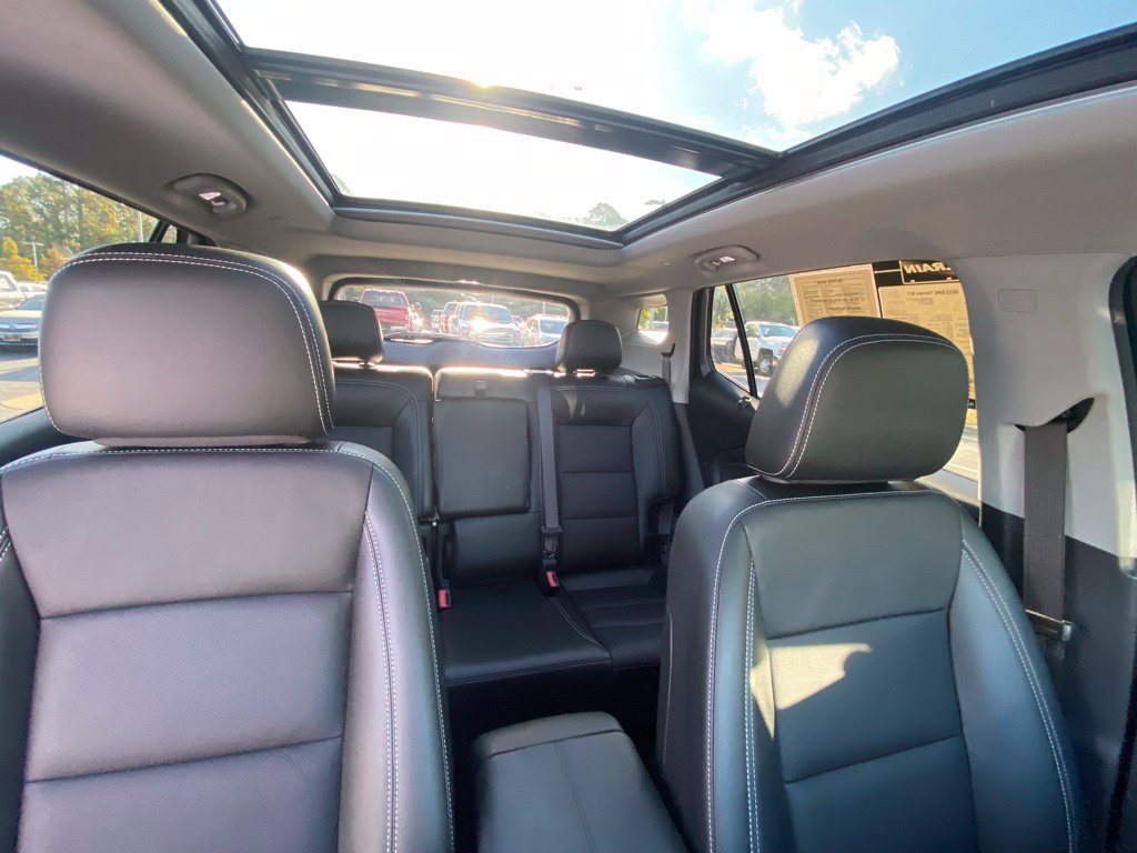 Used 2022 GMC Terrain SLT w/ Infotainment Package II FWD image 30
