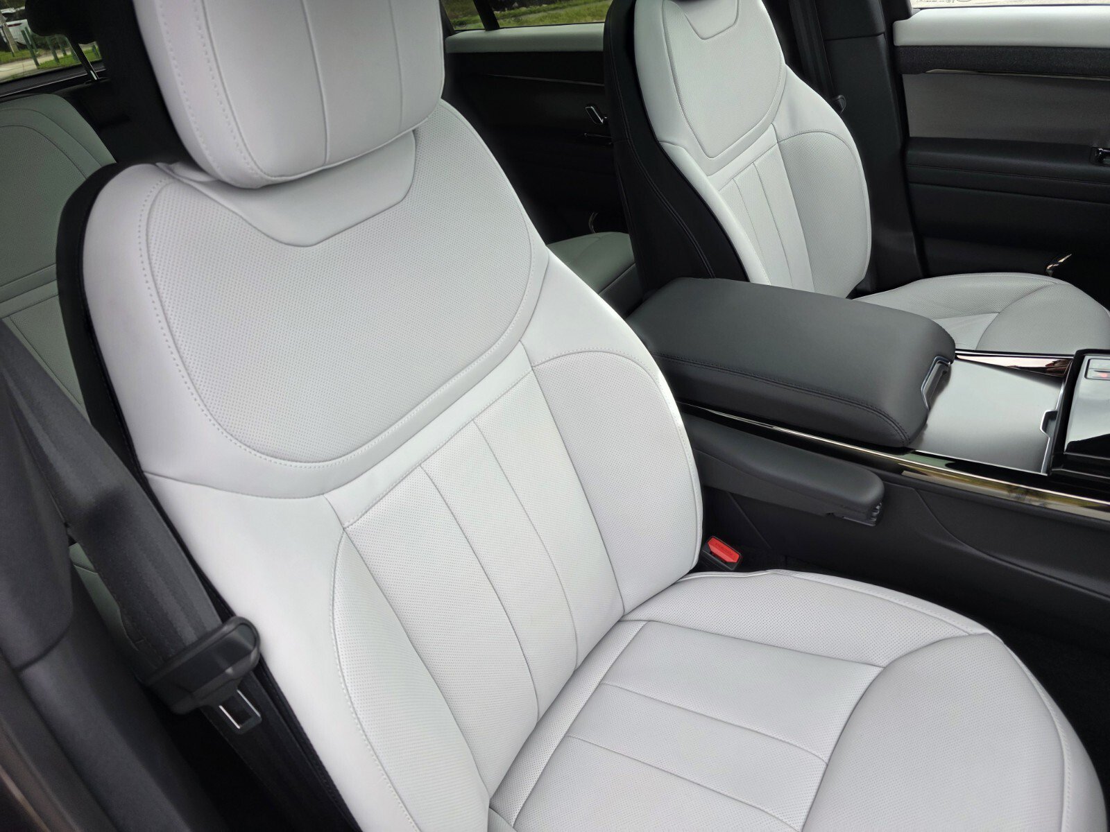 Certified 2025 Land Rover Range Rover Sport Dynamic SE AWD/4WD image 26
