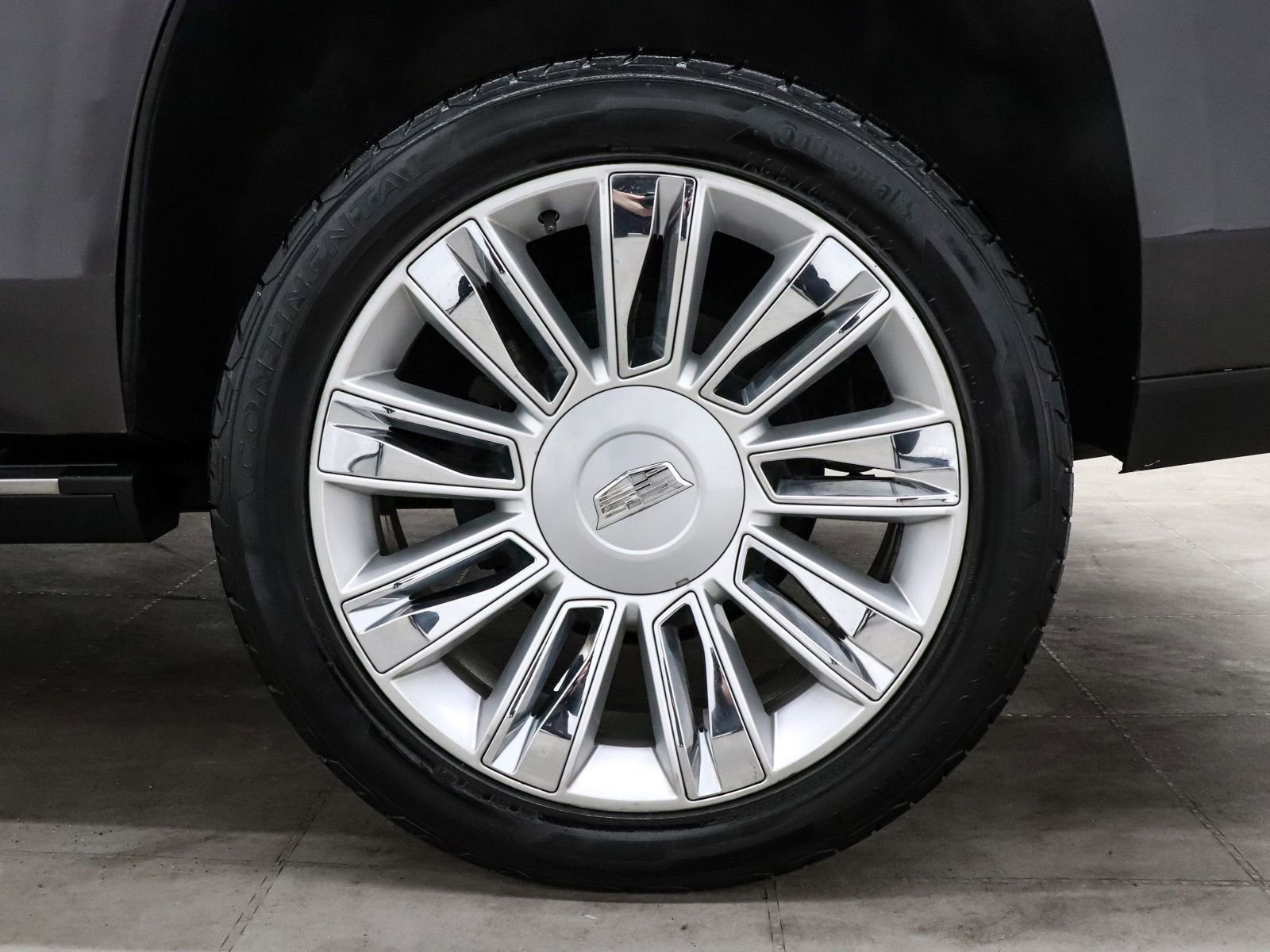 Used 2016 Cadillac Escalade Platinum AWD/4WD image 9