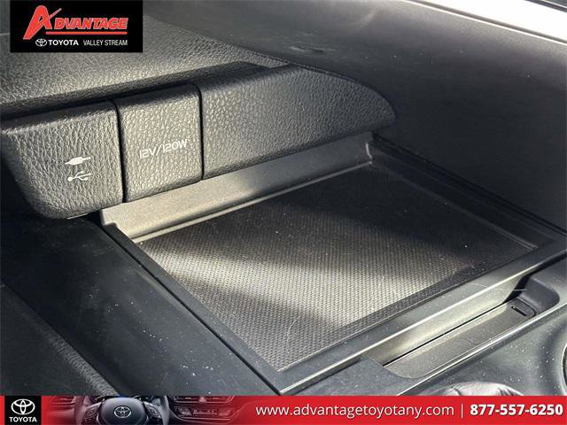 Certified 2019 Toyota Camry LE image 31