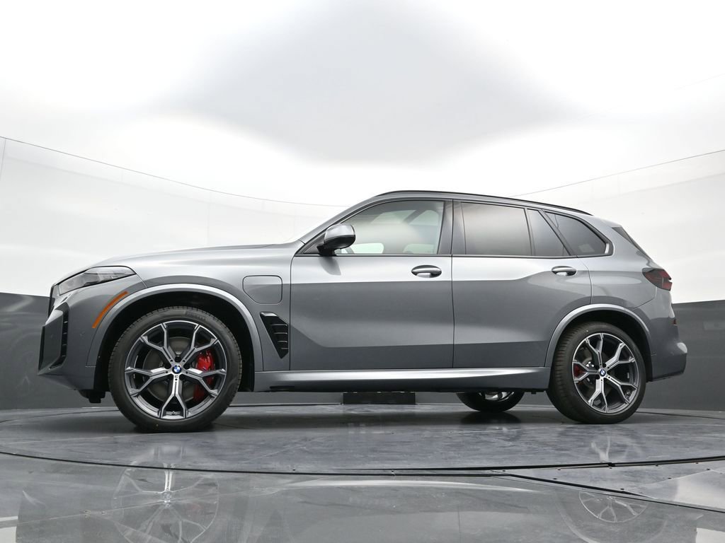 New 2026 BMW X5 xDrive50e w/ M Sport Package AWD/4WD image 25