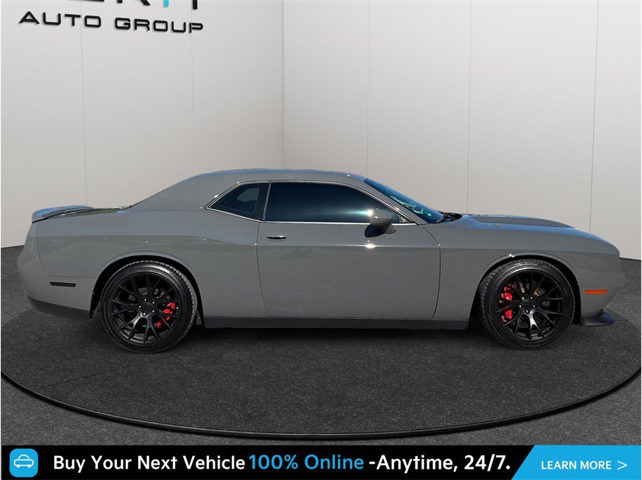 Used 2018 Dodge Challenger SRT w/ Technology Group RWD image 10