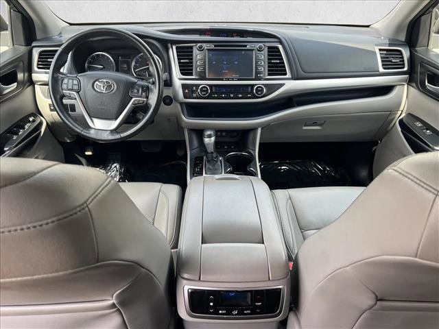 Certified 2017 Toyota Highlander XLE image 19