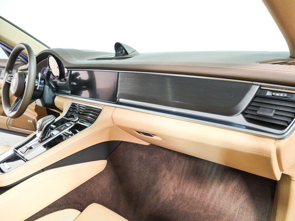 Certified 2023 Porsche Panamera 4 Platinum Edition AWD/4WD image 26