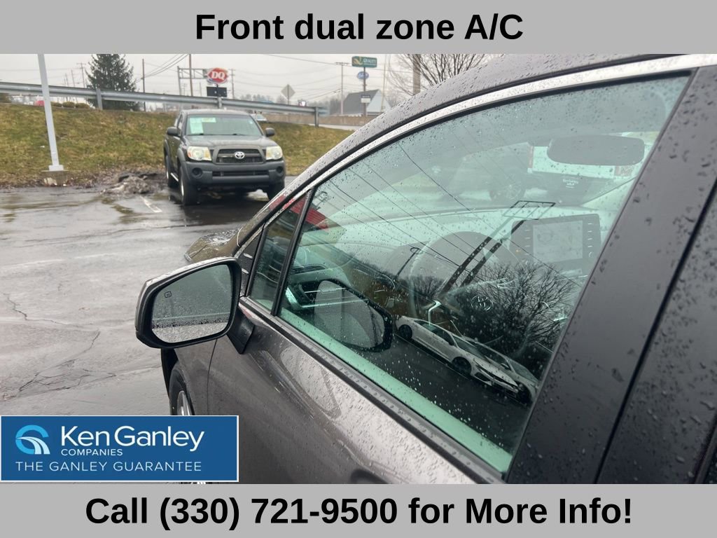 Used 2024 Toyota Sienna XLE image 24