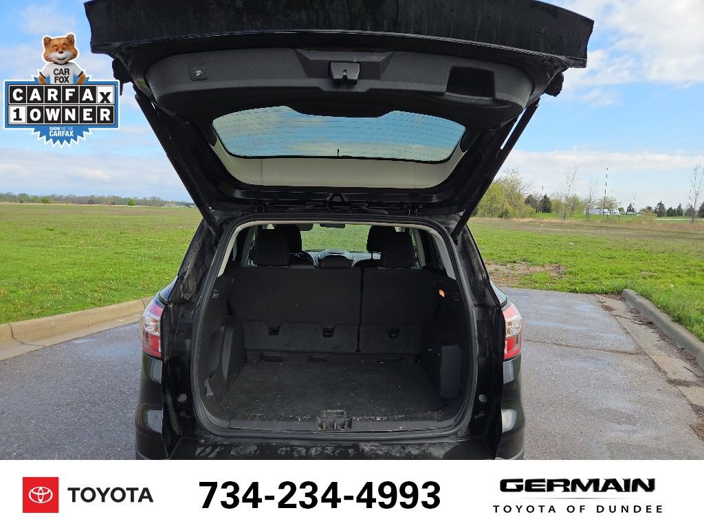 Used 2017 Ford Escape SE w/ Equipment Group 201A FWD image 19
