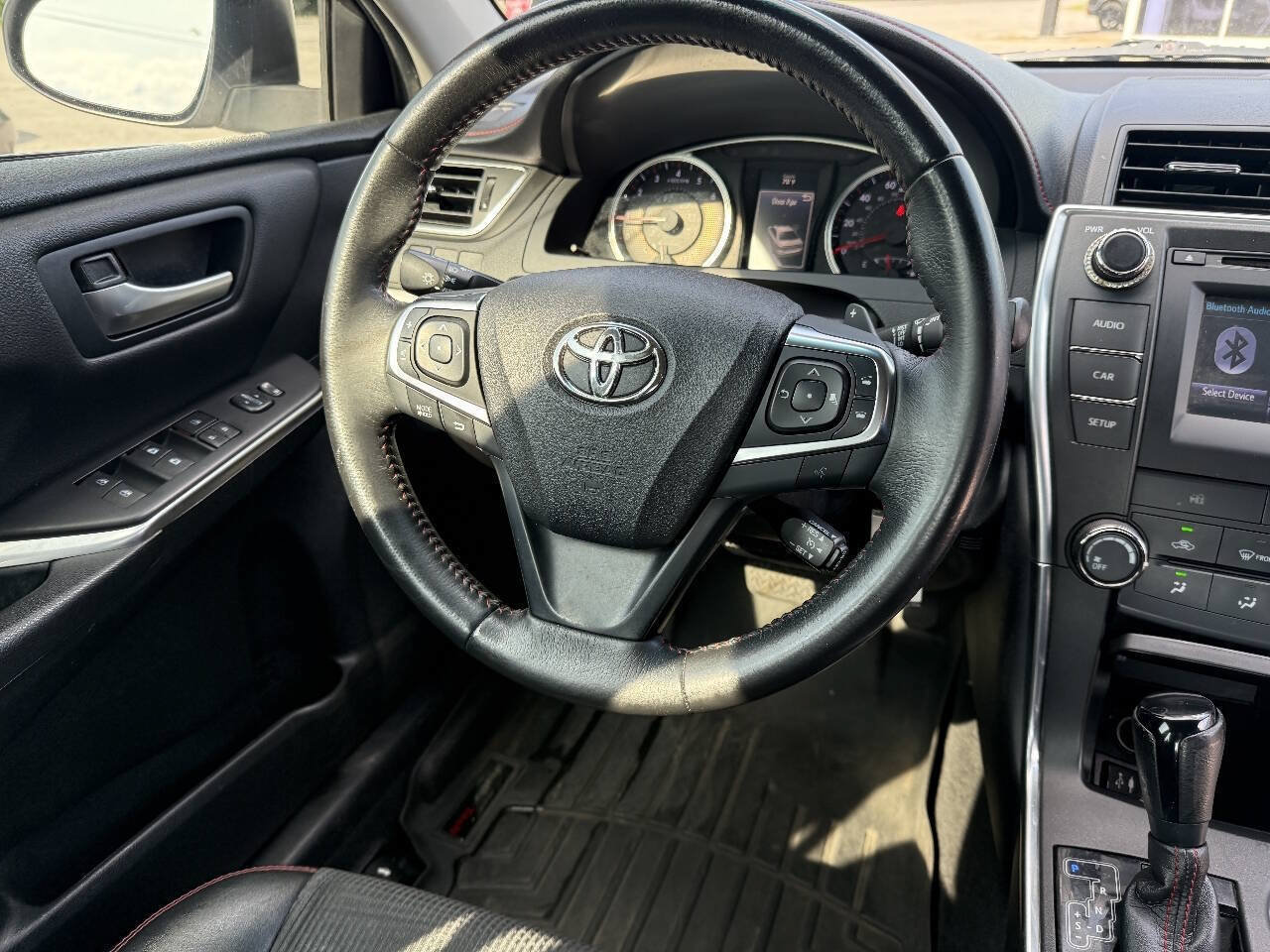 Used 2017 Toyota Camry SE FWD image 13