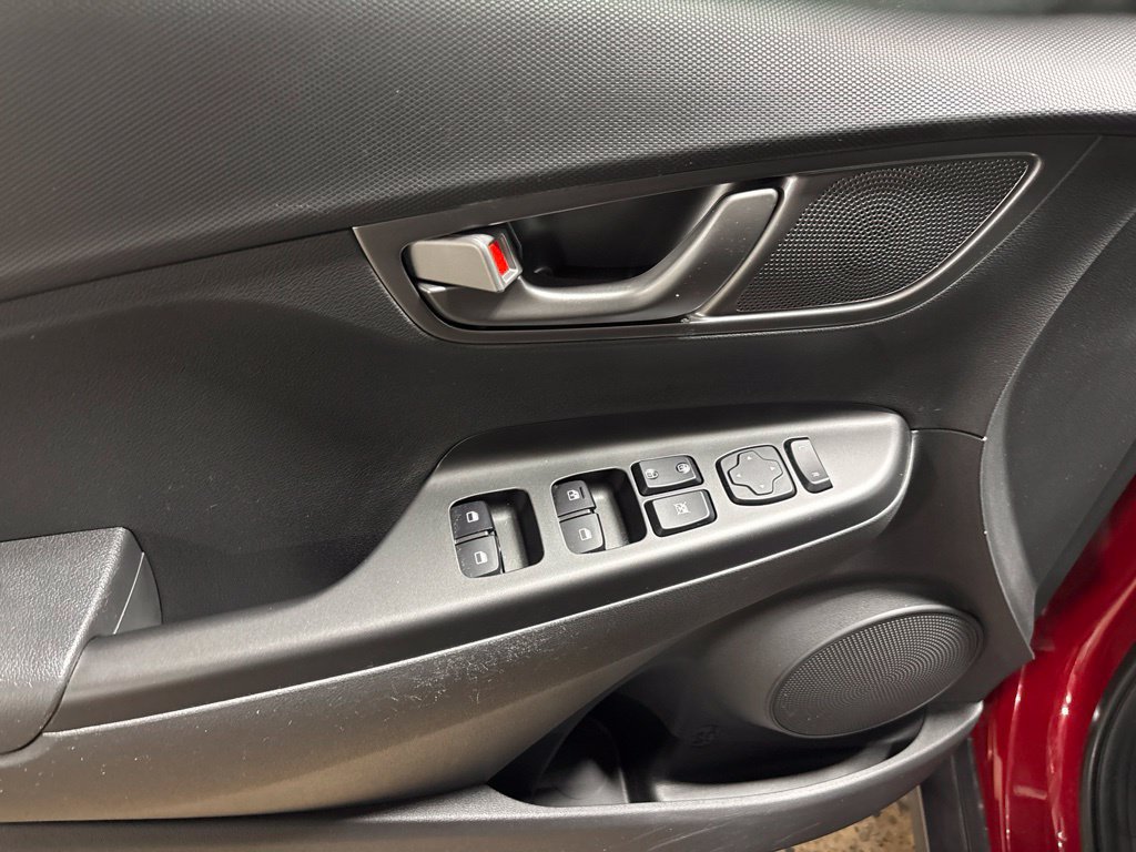 Used 2021 Hyundai Kona SEL FWD image 11