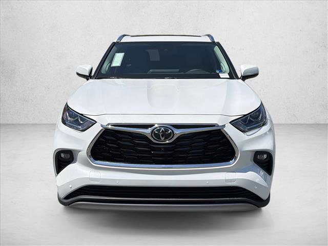 New 2026 Toyota Highlander Platinum AWD/4WD image 2
