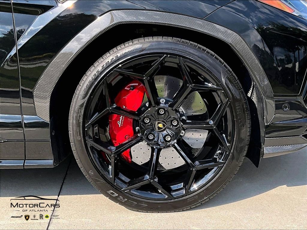 Used 2023 Lamborghini Urus Performante AWD/4WD image 32