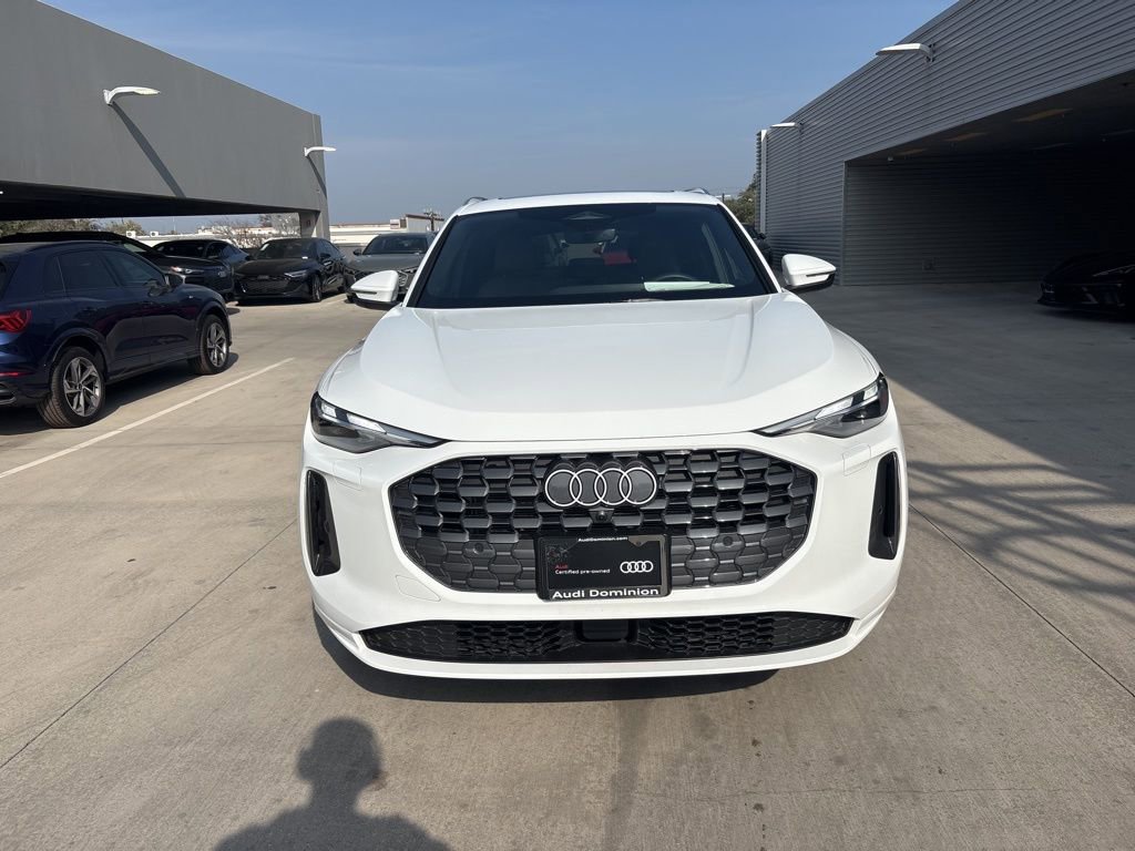 Used 2025 Audi Q5 Premium w/ Convenience Package image 2