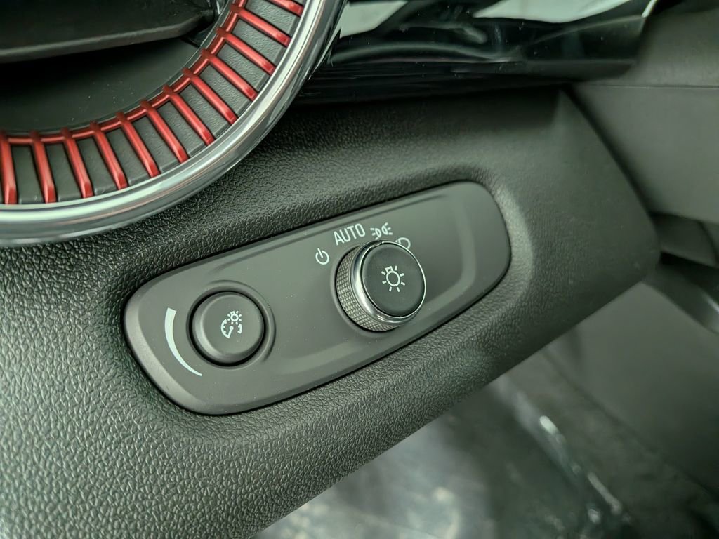 New 2026 Chevrolet Trax RS w/ Sunroof Package image 18