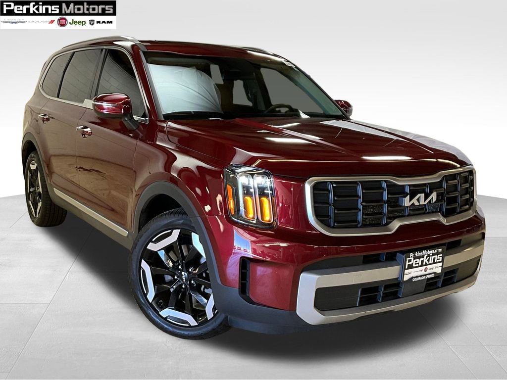 Used 2024 Kia Telluride S w/ S Sunroof Package