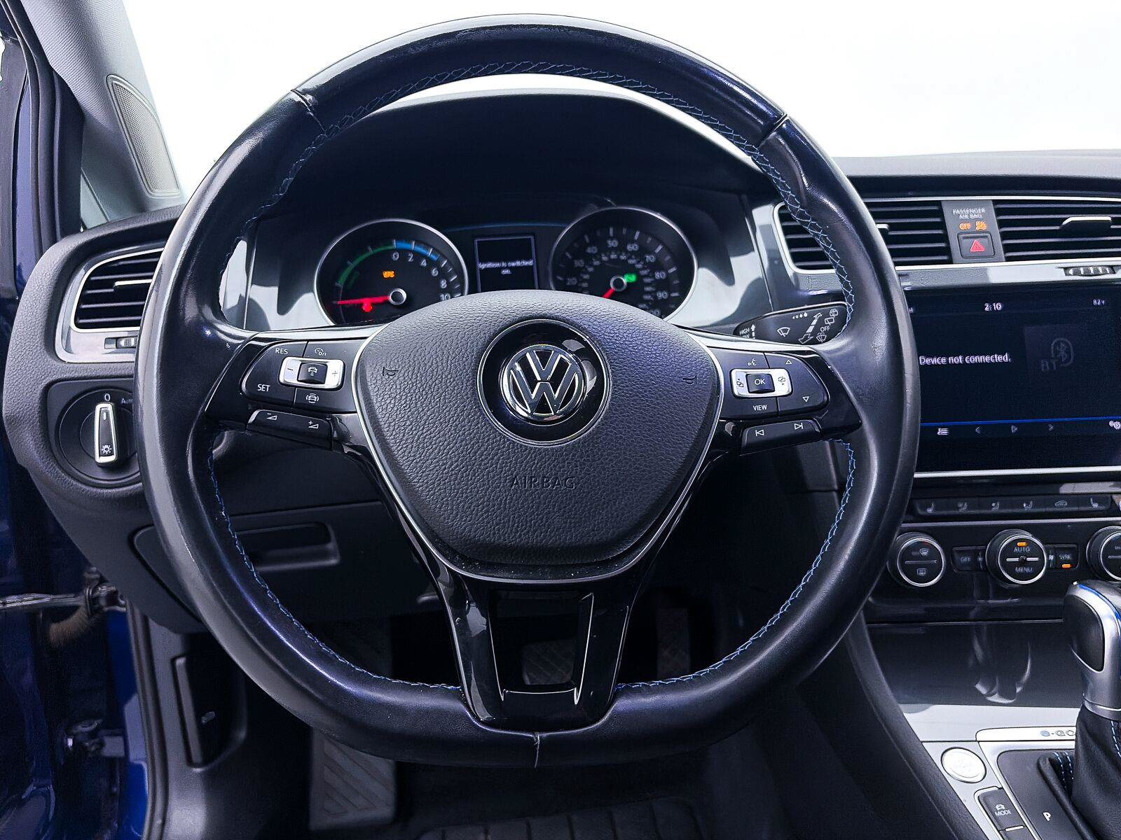 Used 2019 Volkswagen e-Golf SE w/ Driver Assistance Package FWD image 30
