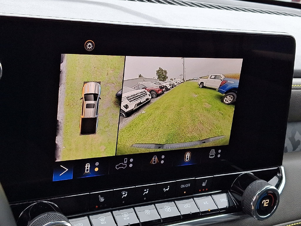 Used 2024 Chevrolet Colorado ZR2 w/ Technology Package AWD/4WD image 16