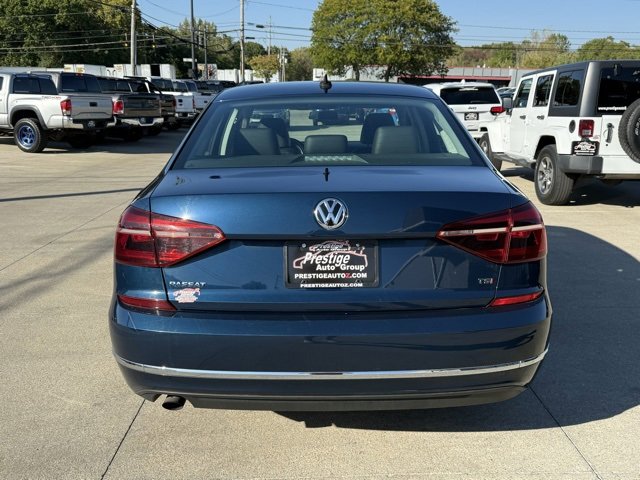 Used 2019 Volkswagen Passat 2.0T Wolfsburg image 14