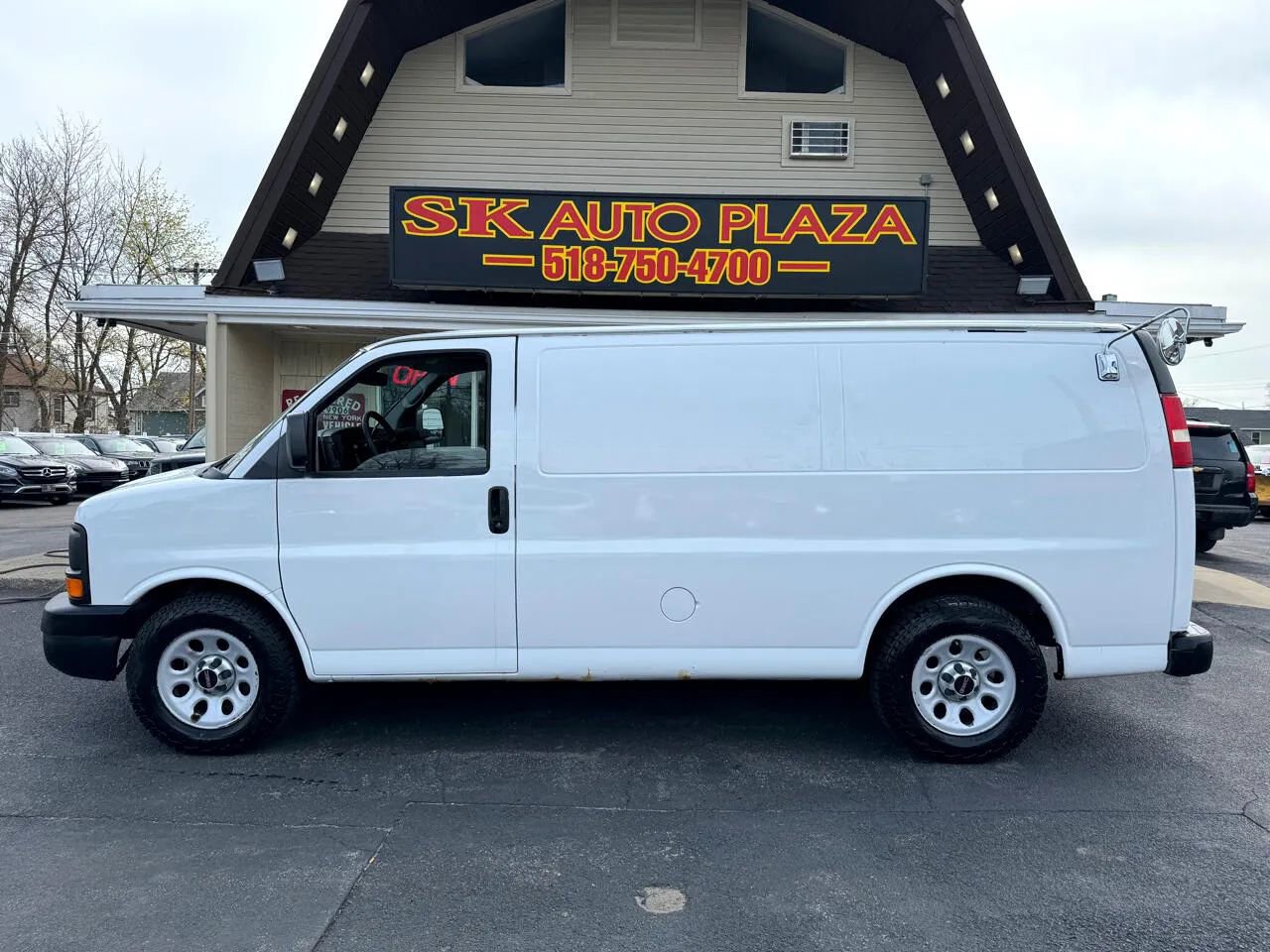 Used 2013 GMC Savana 1500 AWD image 4