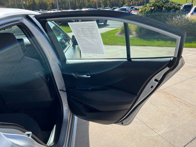 Used 2021 Toyota Corolla LE w/ Carpet Mat Package (TMS) FWD image 30
