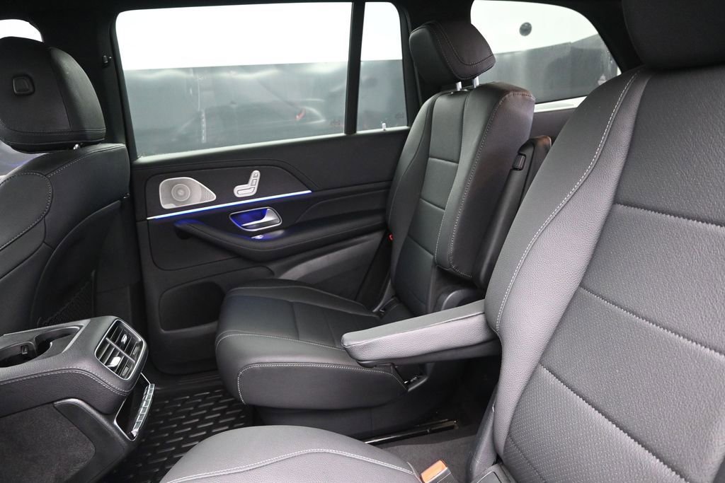 Used 2025 Mercedes-Benz GLS 450 4MATIC image 15