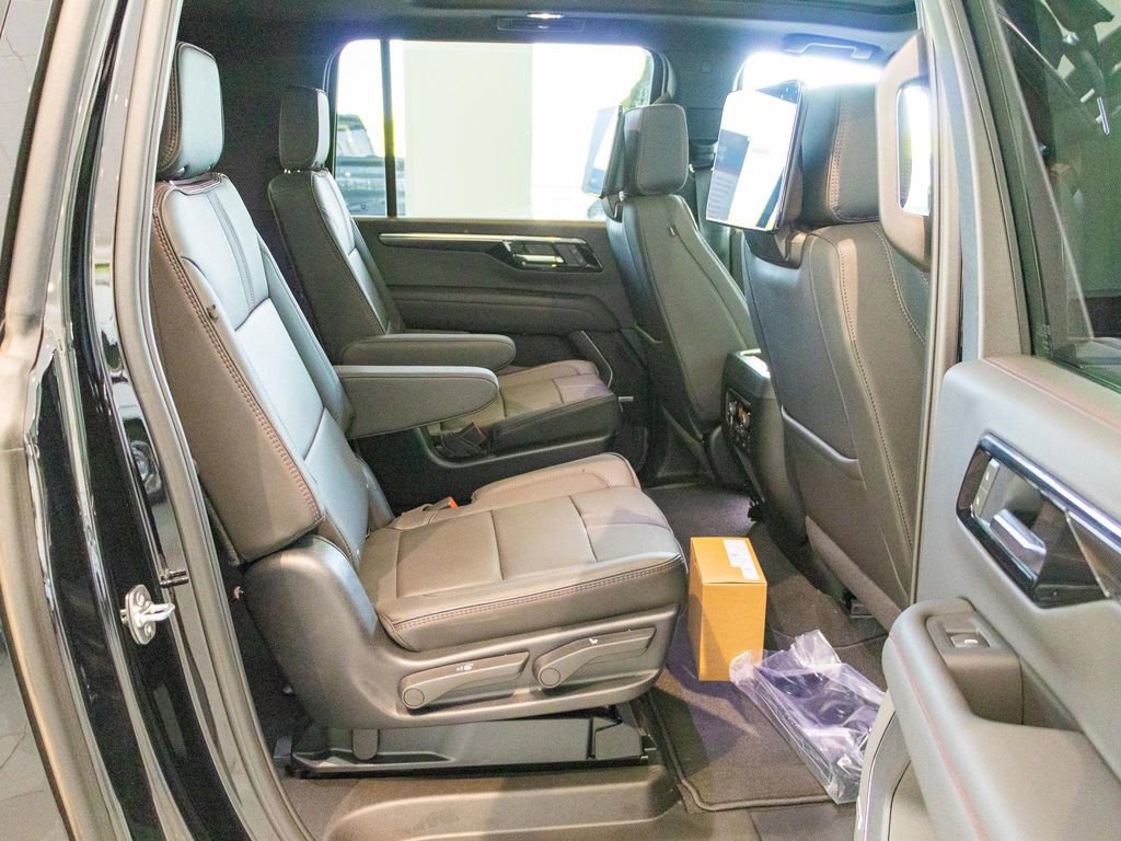 New 2025 Chevrolet Suburban RST w/ RST Capability Package image 23