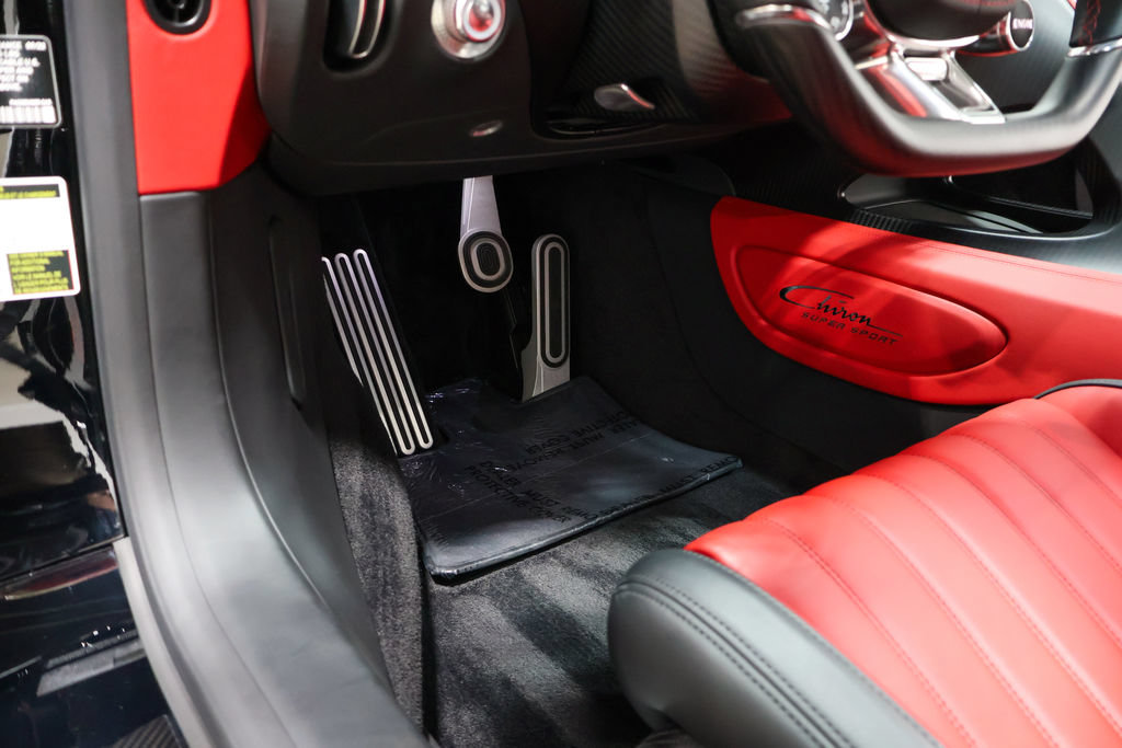 Used 2022 Bugatti Chiron Super Sport AWD/4WD image 37