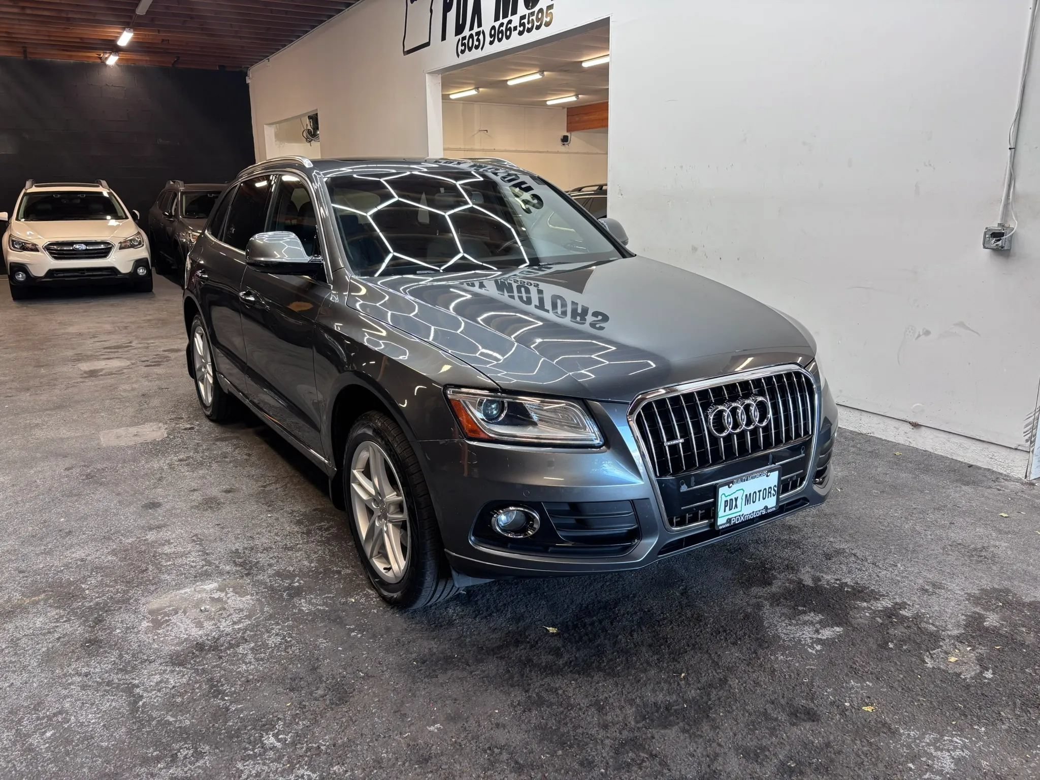 Used 2016 Audi Q5 2.0T Premium Plus w/ Technology Package AWD/4WD image 2