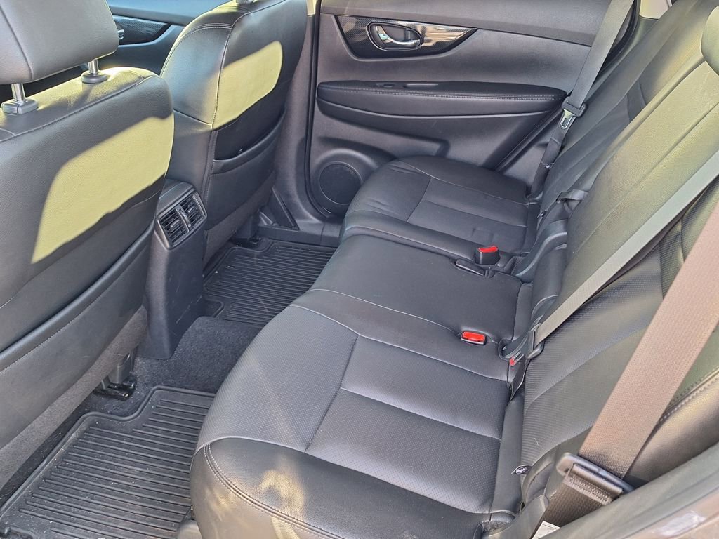 Used 2019 Nissan Rogue SL w/ Premium Package image 12