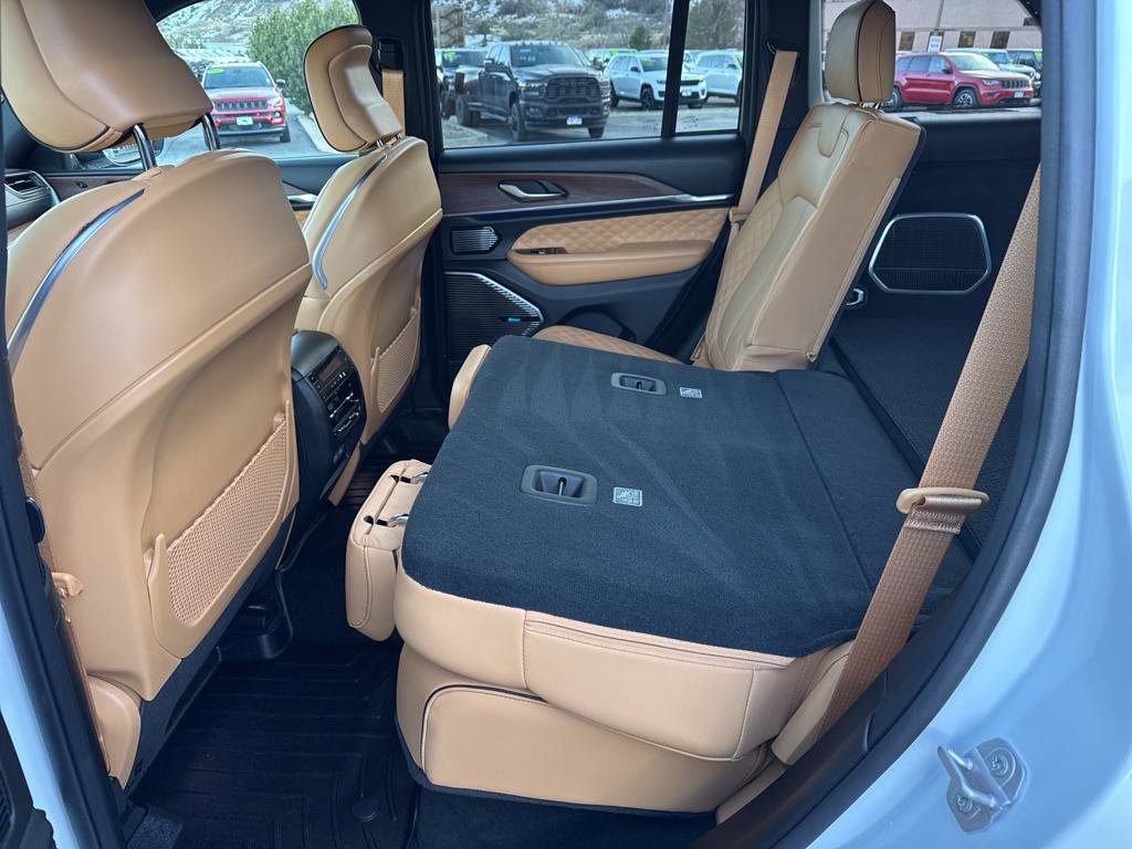 Certified 2025 Jeep Grand Cherokee Summit w/ Adv Protech Group IV image 16