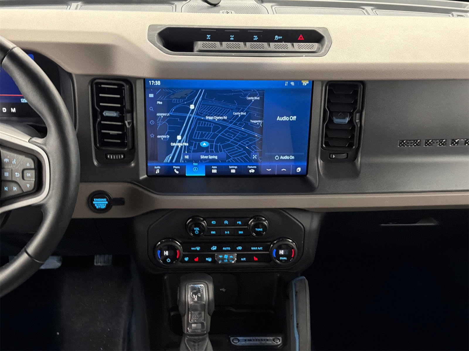 Used 2024 Ford Bronco Wildtrak image 19