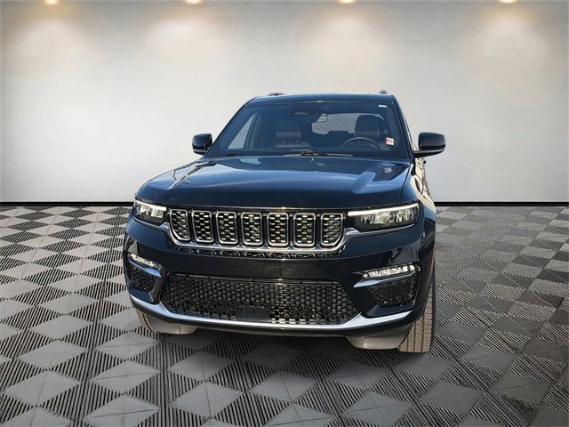 Used 2023 Jeep Grand Cherokee Summit image 2