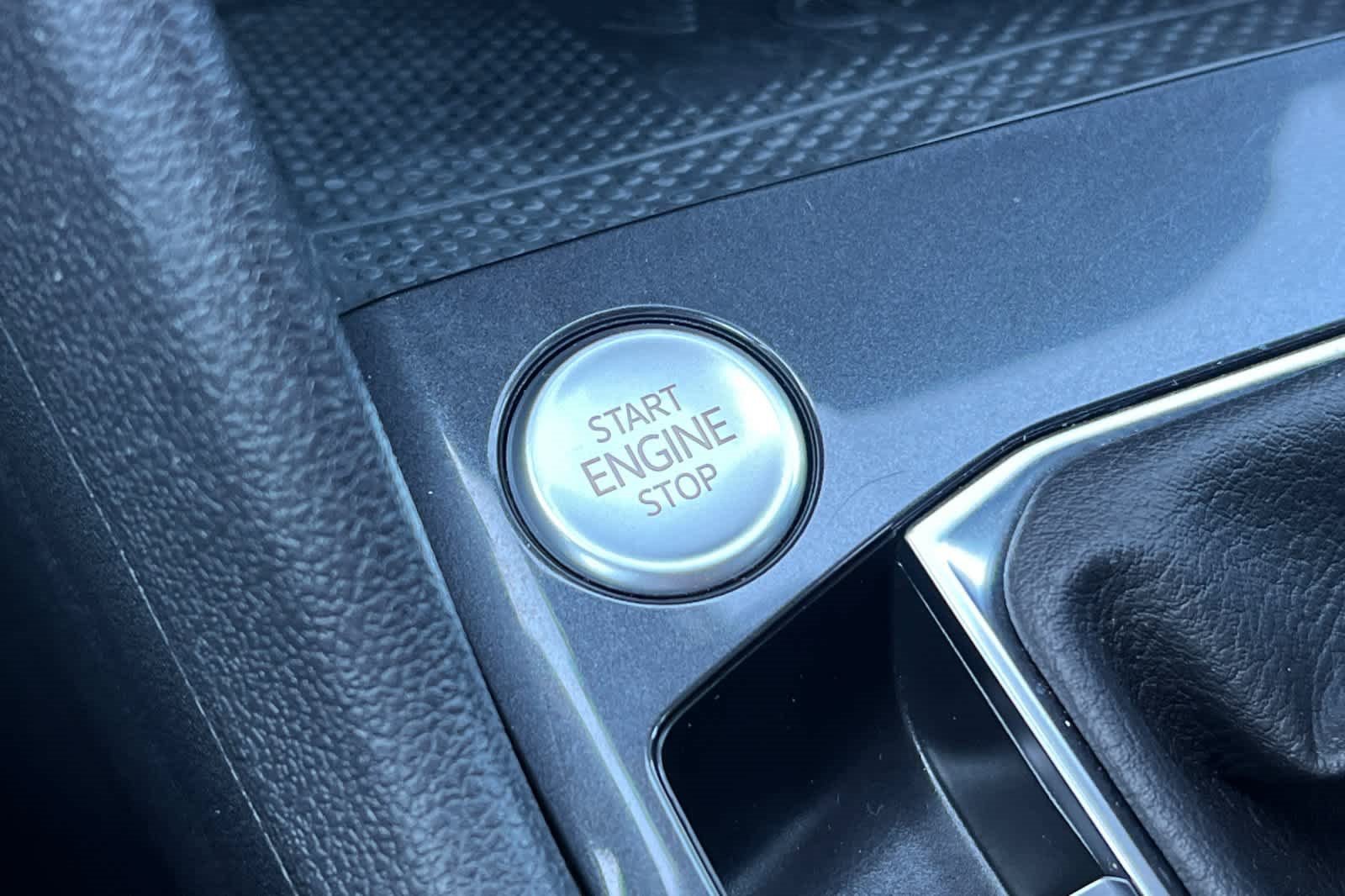 Used 2022 Volkswagen Tiguan SE image 23